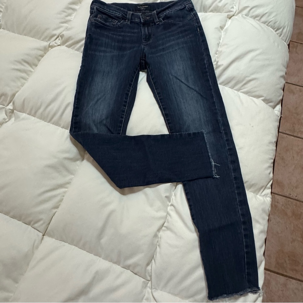 Women’s Banana Republic jeans in a size 25/0.. Only worn once!!